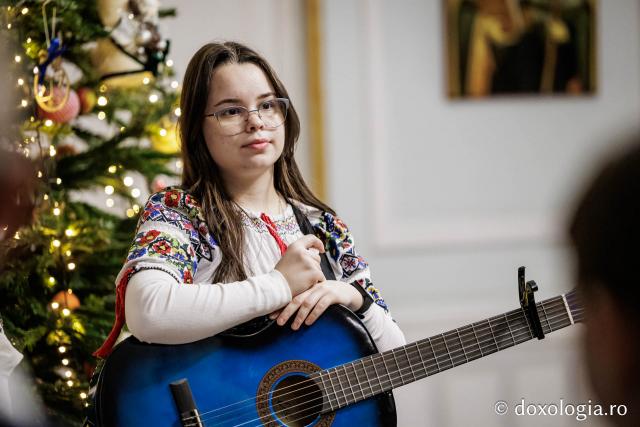 Parohia Miroslava I – Colindători la Reședința Mitropolitană 2025