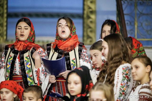 Parohia Miroslava I – Colindători la Reședința Mitropolitană 2025