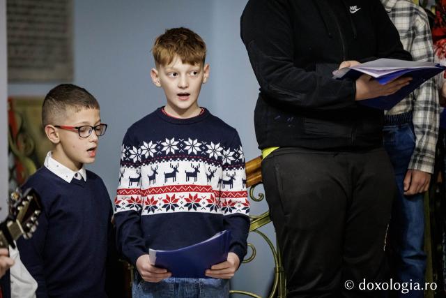 Parohia Miroslava I – Colindători la Reședința Mitropolitană 2025