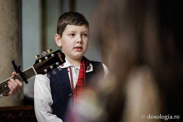 Parohia Miroslava I – Colindători la Reședința Mitropolitană 2025