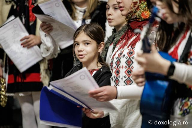 Parohia Miroslava I – Colindători la Reședința Mitropolitană 2025