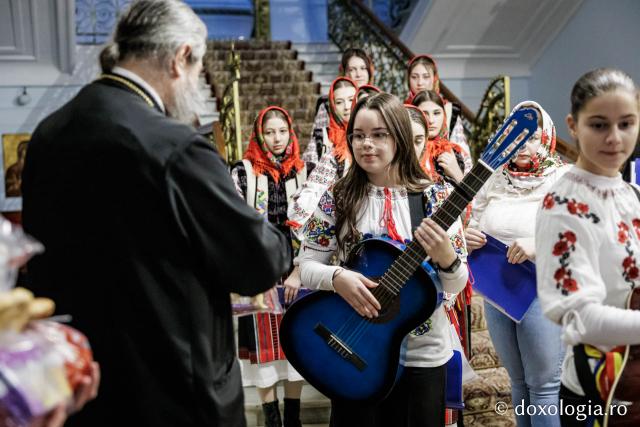 Parohia Miroslava I – Colindători la Reședința Mitropolitană 2025