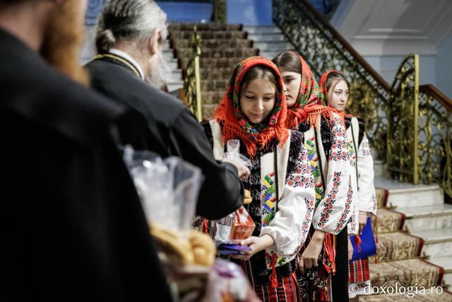 Parohia Miroslava I – Colindători la Reședința Mitropolitană 2025