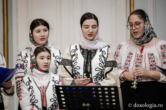 Parohia „Sf. Mahrama” din Iași – Colindători la Reședința Mitropolitană 2025