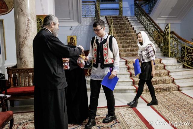 Parohia „Sf. Mahrama” din Iași – Colindători la Reședința Mitropolitană 2025