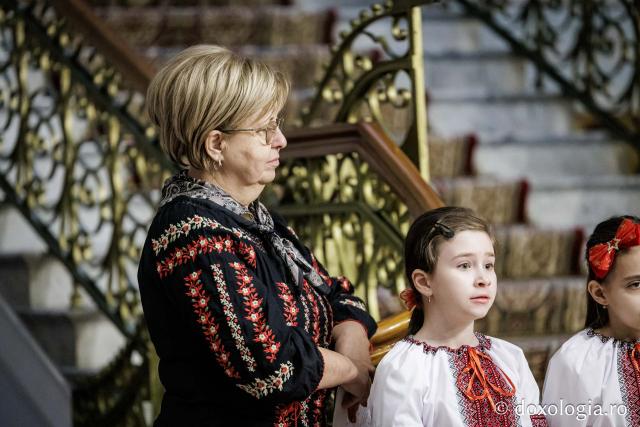 Școala Tomești – Colindători la Reședința Mitropolitană 2025