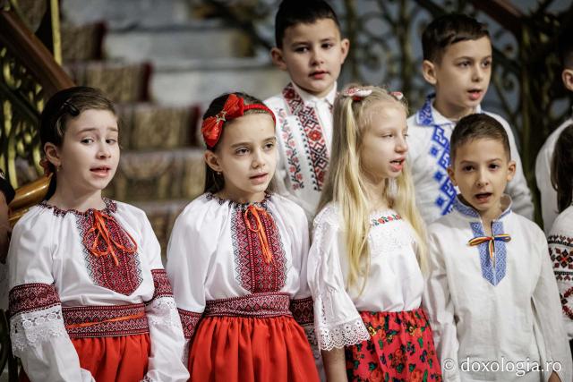 Școala Tomești – Colindători la Reședința Mitropolitană 2025