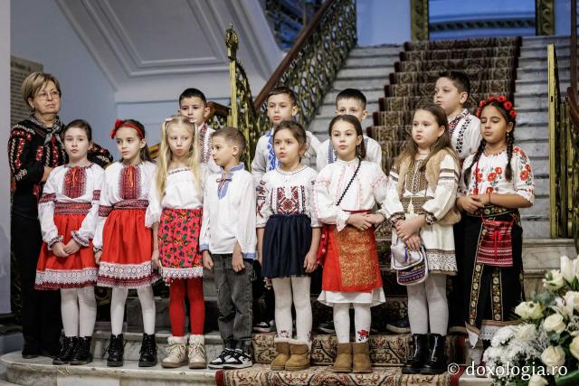 Școala Tomești – Colindători la Reședința Mitropolitană 2025