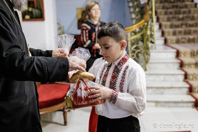 Școala Tomești – Colindători la Reședința Mitropolitană 2025