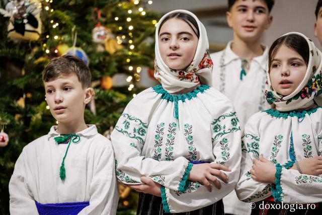 Corul Primăriei Todirești – Colindători la Reședința Mitropolitană 2025