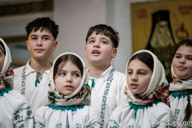 Corul Primăriei Todirești – Colindători la Reședința Mitropolitană 2025