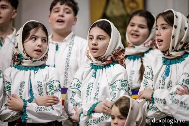 Corul Primăriei Todirești – Colindători la Reședința Mitropolitană 2025