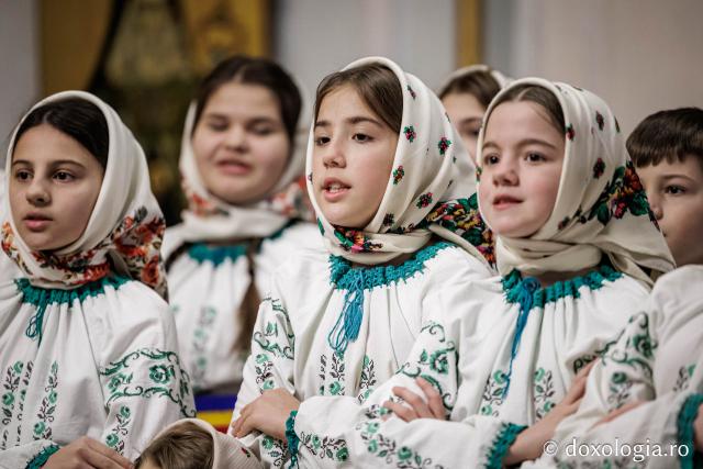 Corul Primăriei Todirești – Colindători la Reședința Mitropolitană 2025