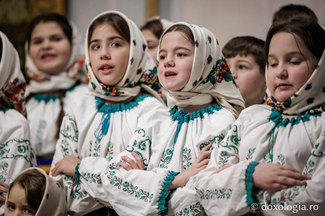 Corul Primăriei Todirești – Colindători la Reședința Mitropolitană 2025