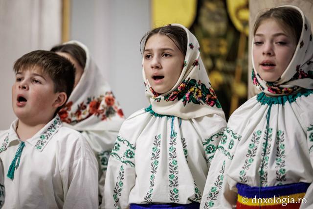 Corul Primăriei Todirești – Colindători la Reședința Mitropolitană 2025