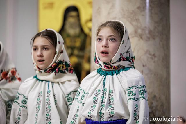 Corul Primăriei Todirești – Colindători la Reședința Mitropolitană 2025