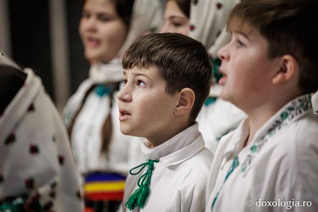 Corul Primăriei Todirești – Colindători la Reședința Mitropolitană 2025