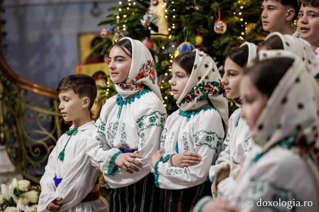 Corul Primăriei Todirești – Colindători la Reședința Mitropolitană 2025