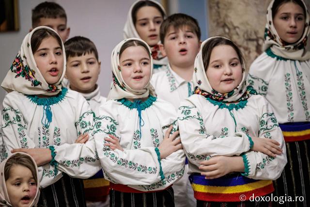 Corul Primăriei Todirești – Colindători la Reședința Mitropolitană 2025