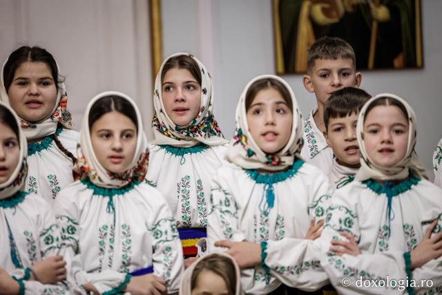 Corul Primăriei Todirești – Colindători la Reședința Mitropolitană 2025