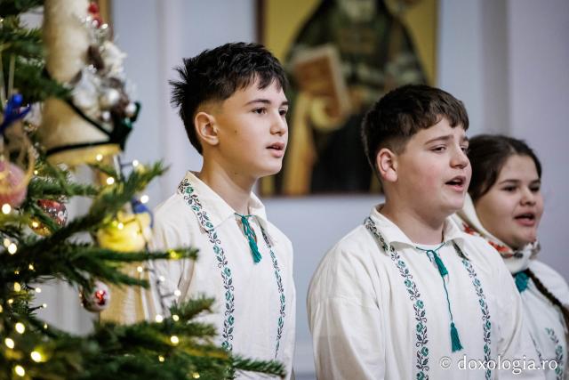 Corul Primăriei Todirești – Colindători la Reședința Mitropolitană 2025