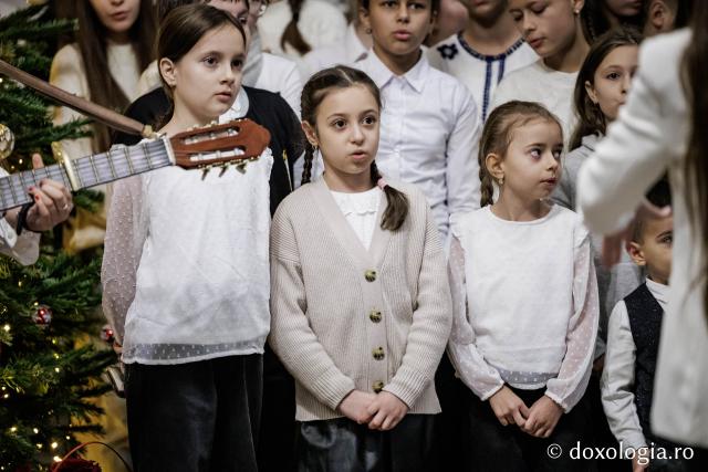 Parohia Voinești II – Colindători la Reședința Mitropolitană 2025