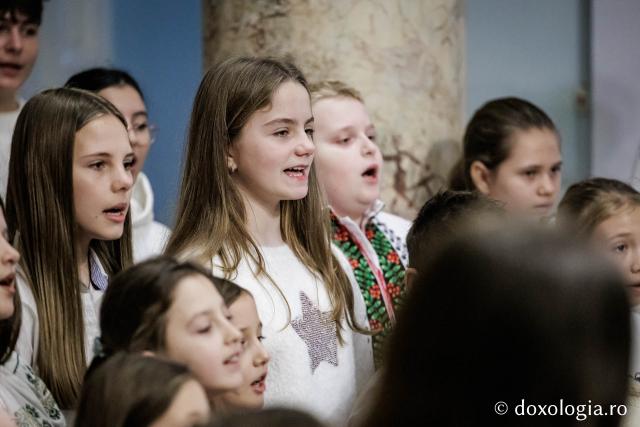 Parohia Voinești II – Colindători la Reședința Mitropolitană 2025