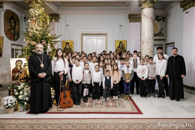 Parohia Voinești II – Colindători la Reședința Mitropolitană 2025