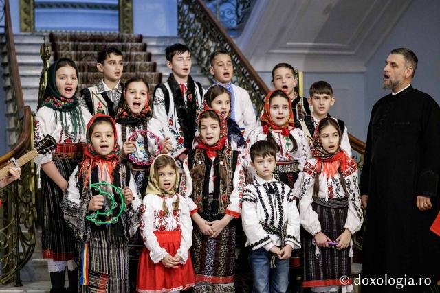Parohia Boboiești din Tg. Neamț – Colindători la Reședința Mitropolitană 2025