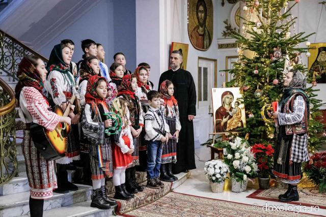 Parohia Boboiești din Tg. Neamț – Colindători la Reședința Mitropolitană 2025