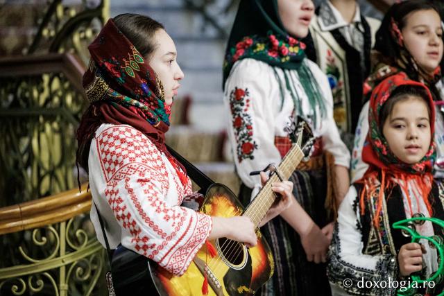 Parohia Boboiești din Tg. Neamț – Colindători la Reședința Mitropolitană 2025