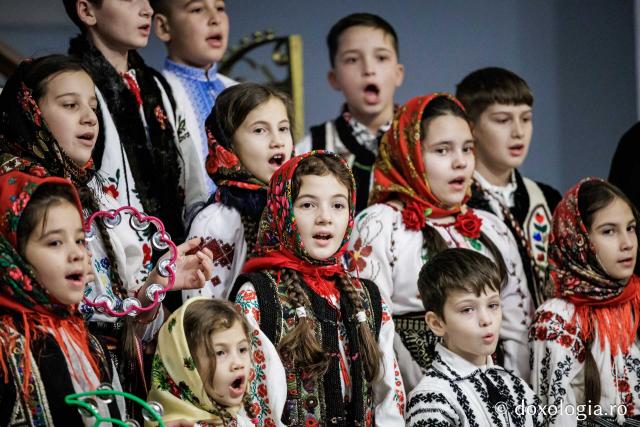 Parohia Boboiești din Tg. Neamț – Colindători la Reședința Mitropolitană 2025