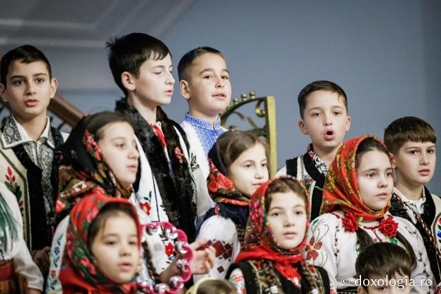 Parohia Boboiești din Tg. Neamț – Colindători la Reședința Mitropolitană 2025