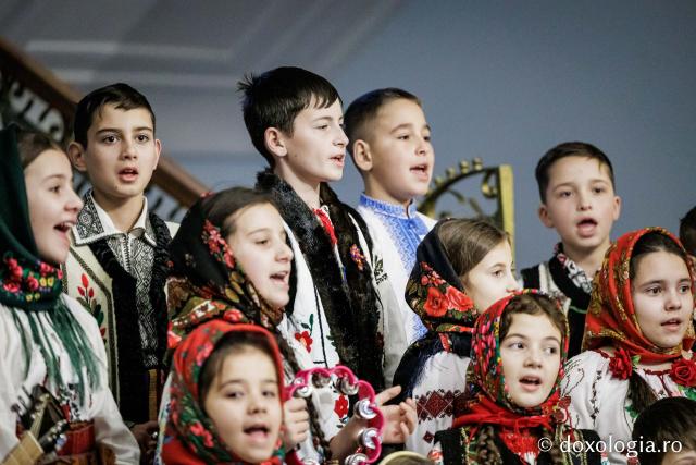 Parohia Boboiești din Tg. Neamț – Colindători la Reședința Mitropolitană 2025