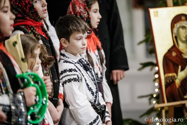 Parohia Boboiești din Tg. Neamț – Colindători la Reședința Mitropolitană 2025