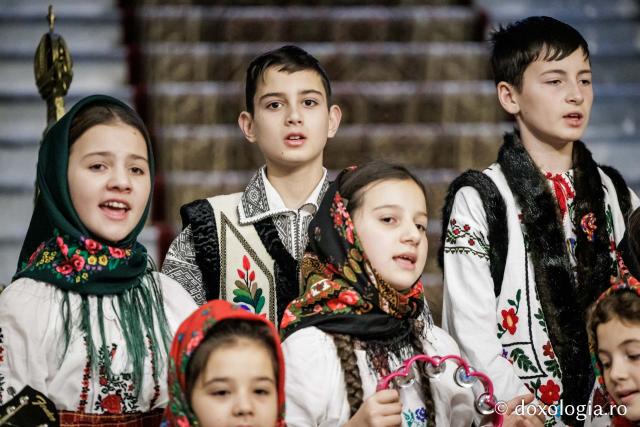 Parohia Boboiești din Tg. Neamț – Colindători la Reședința Mitropolitană 2025