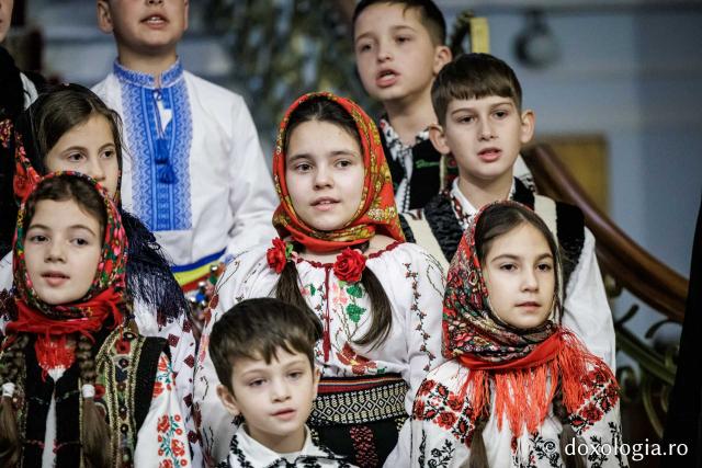 Parohia Boboiești din Tg. Neamț – Colindători la Reședința Mitropolitană 2025