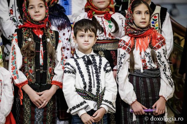 Parohia Boboiești din Tg. Neamț – Colindători la Reședința Mitropolitană 2025