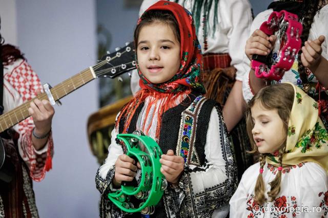 Parohia Boboiești din Tg. Neamț – Colindători la Reședința Mitropolitană 2025