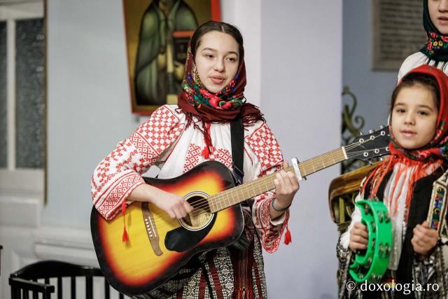 Parohia Boboiești din Tg. Neamț – Colindători la Reședința Mitropolitană 2025