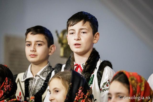 Parohia Boboiești din Tg. Neamț – Colindători la Reședința Mitropolitană 2025