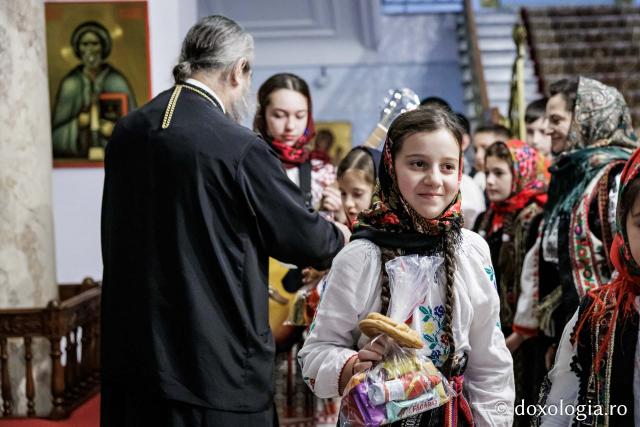 Parohia Boboiești din Tg. Neamț – Colindători la Reședința Mitropolitană 2025