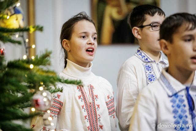 Școala Perieni – Colindători la Reședința Mitropolitană 2025