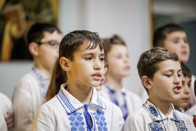 Școala Perieni – Colindători la Reședința Mitropolitană 2025