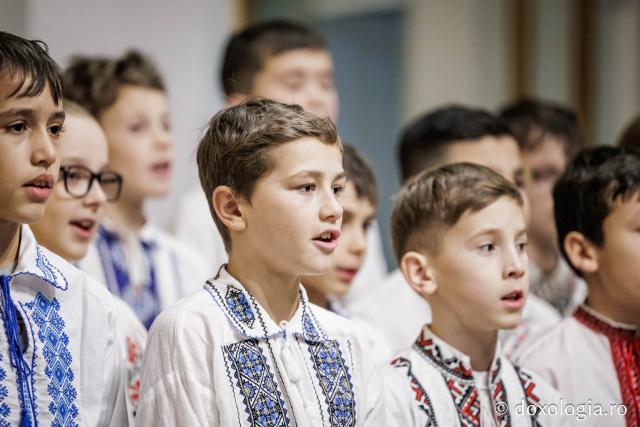 Școala Perieni – Colindători la Reședința Mitropolitană 2025