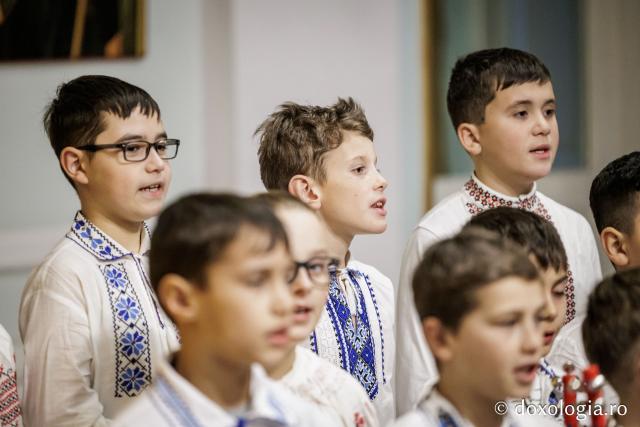 Școala Perieni – Colindători la Reședința Mitropolitană 2025