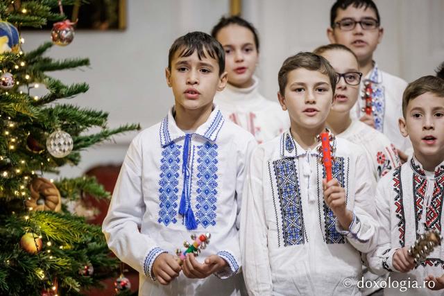 Școala Perieni – Colindători la Reședința Mitropolitană 2025