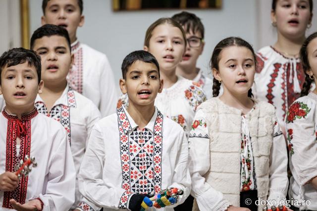 Școala Perieni – Colindători la Reședința Mitropolitană 2025