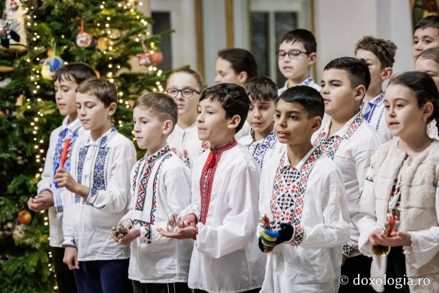 Școala Perieni – Colindători la Reședința Mitropolitană 2025