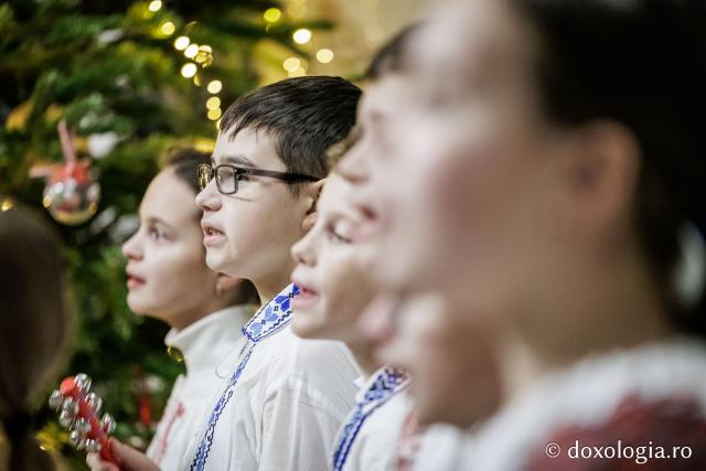 Școala Perieni – Colindători la Reședința Mitropolitană 2025